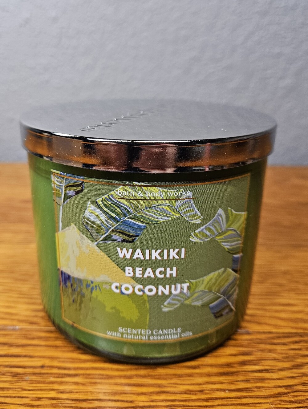Bath & Body Works Waikiki Beach Coconut 3-Wick Candle